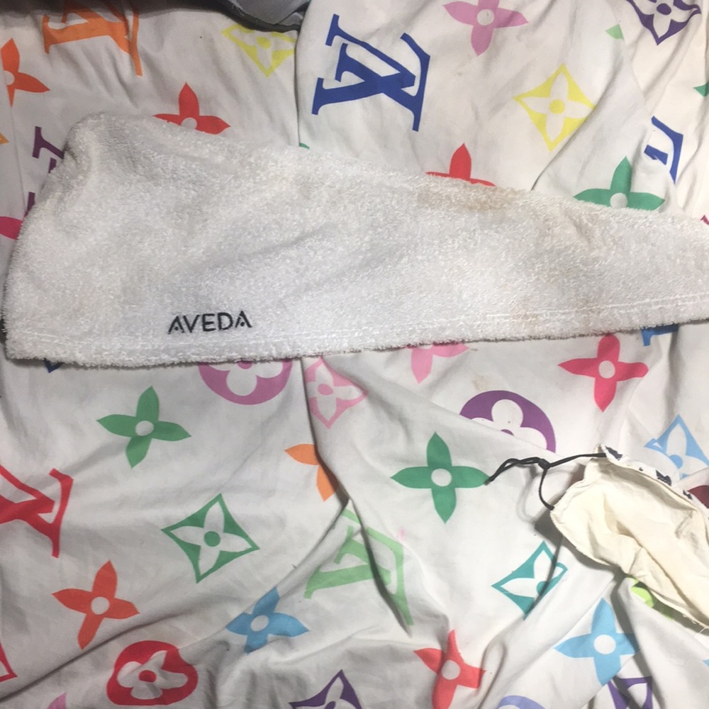 Aveda hair holder